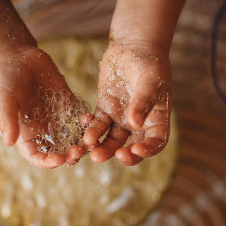 The Saltwater Collective - Wholesale DIY craft kit – Child - Seaweed Green Saltwater Fizz - 250g Potion Play5