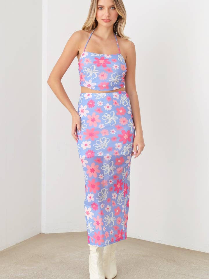 Bonito conjunto de top halter corto de malla con estampado floral y falda maxi floral con abertura lateral para venta al por mayor de Tasha Apparel Wholesale