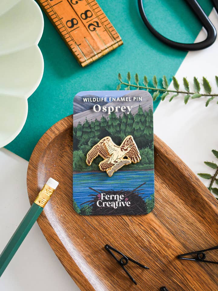 Pin de esmalte de águila pescadora para venta al por mayor de Ferne Creative