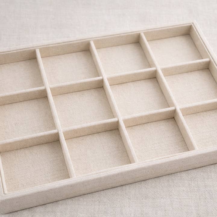 SMJ Leinen 12-Fach Schmucktablett für den Großhandel von Sheena Marshall Jewelry