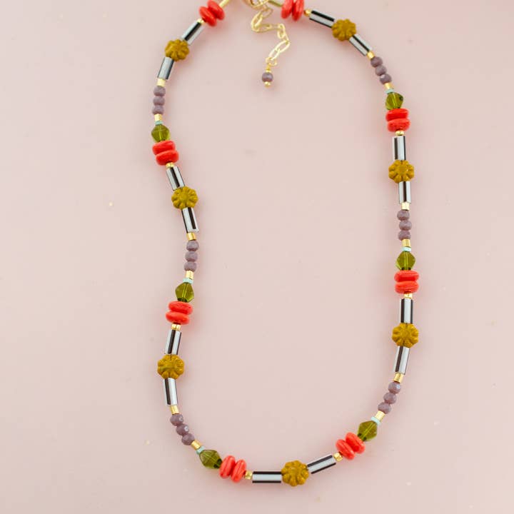 Färgglad röd pärlhalsband för wholesale av Jill Makes