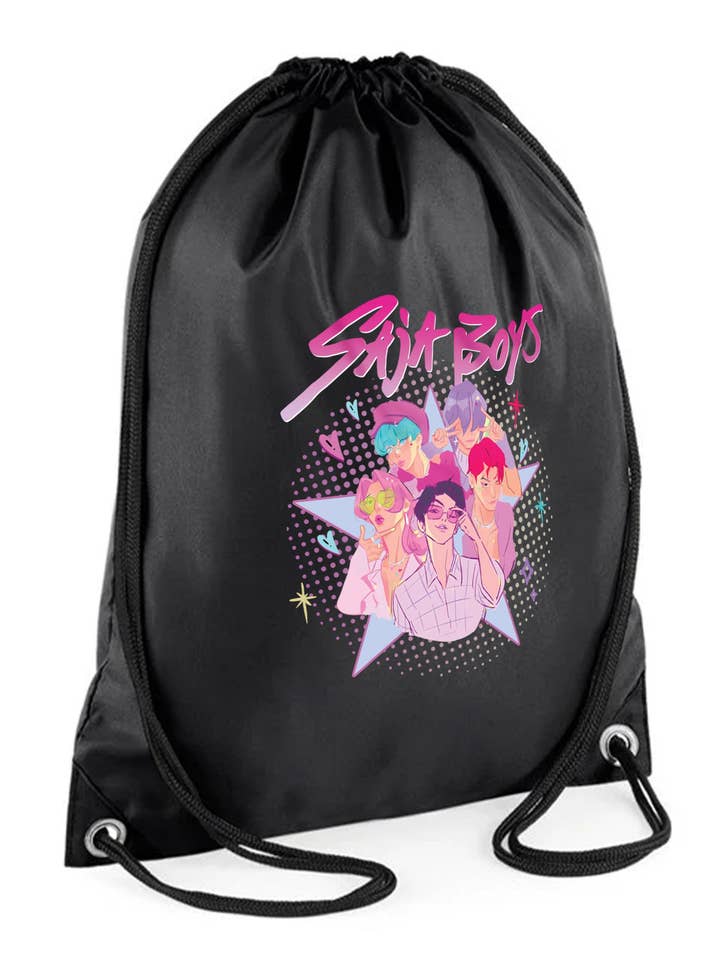 Sac de sport/réserve imperméable imprimé Saja Boys pour la vente par Missi Clothing