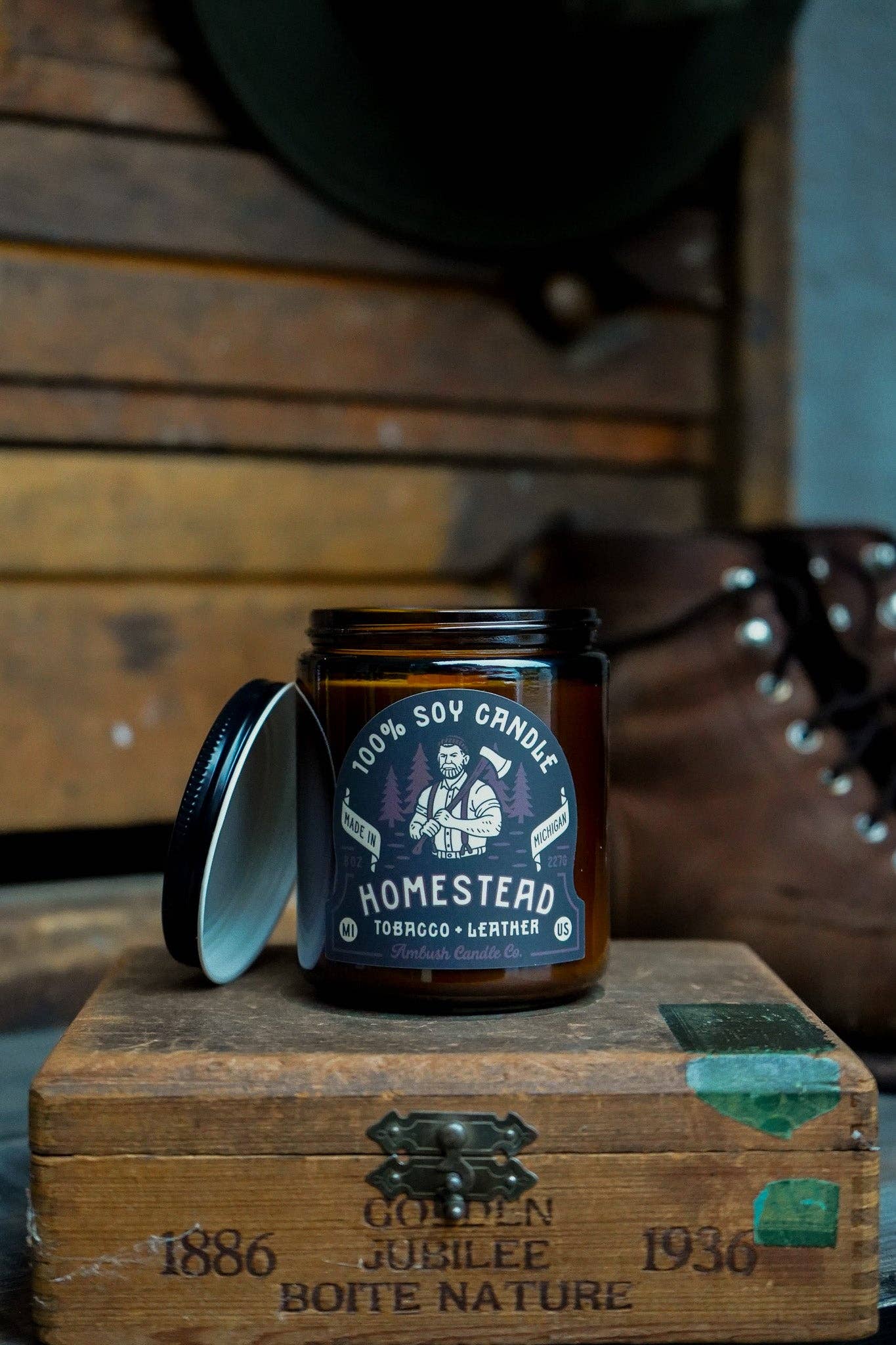 Ambush Candle Co. – wholesale Jar/filled candle – Homestead | Tobacco + Leather 8oz Soy Candle4