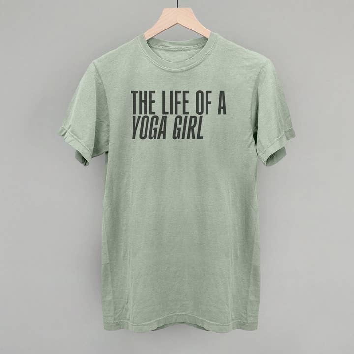 La vie d'une fille de yoga pour la vente par Ivy + Cloth
