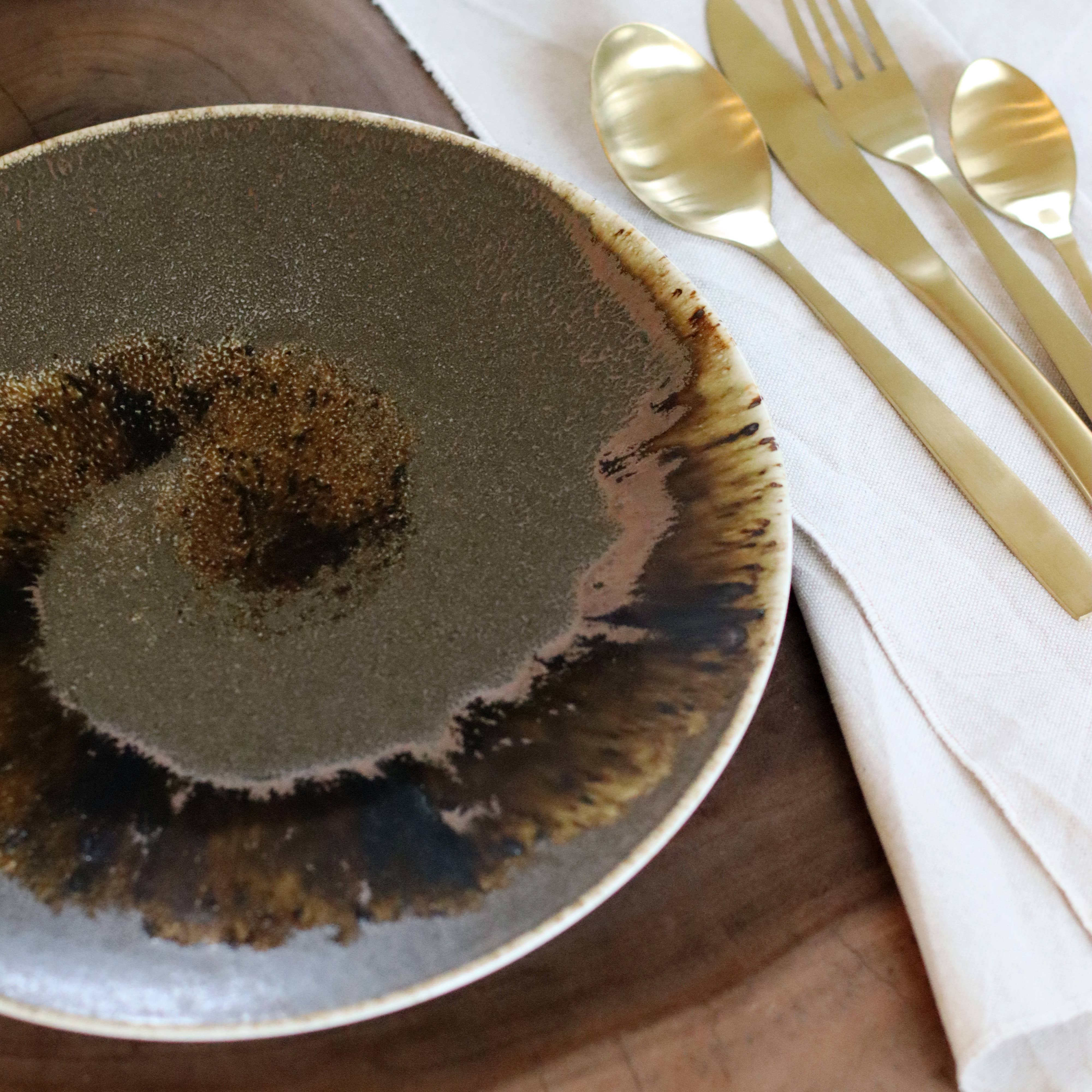 Ogo living - Wholesale Dinner Plate - Saturn flat plate 27cm in brown porcelain2