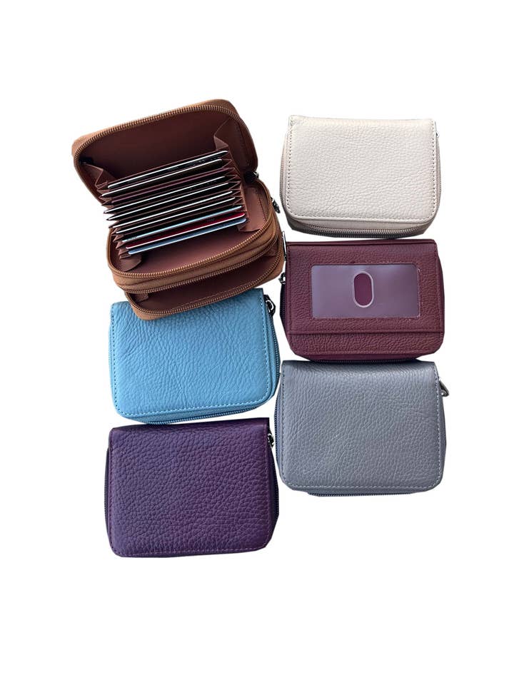 3135 Cowhide leather credit card wallet for wholesale by Roma Leathers, Inc.