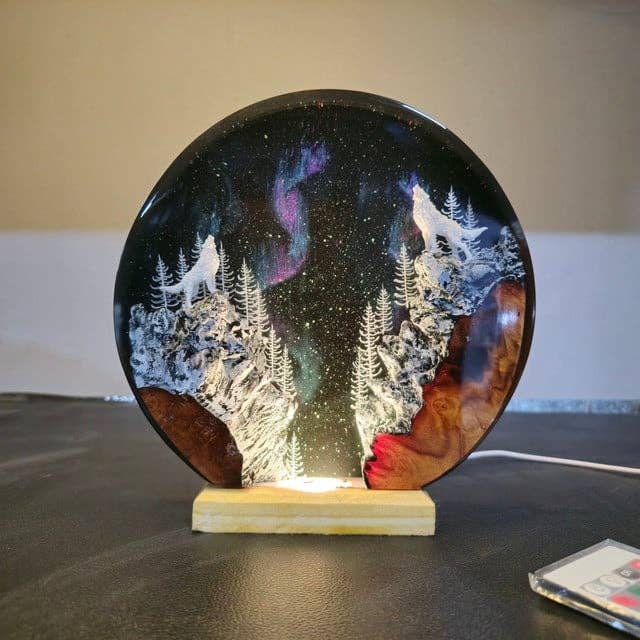 Merchemy - Wholesale Night Light - Resin Wolf Lamp Mother and Baby Wolf Under Hunter’s Moon