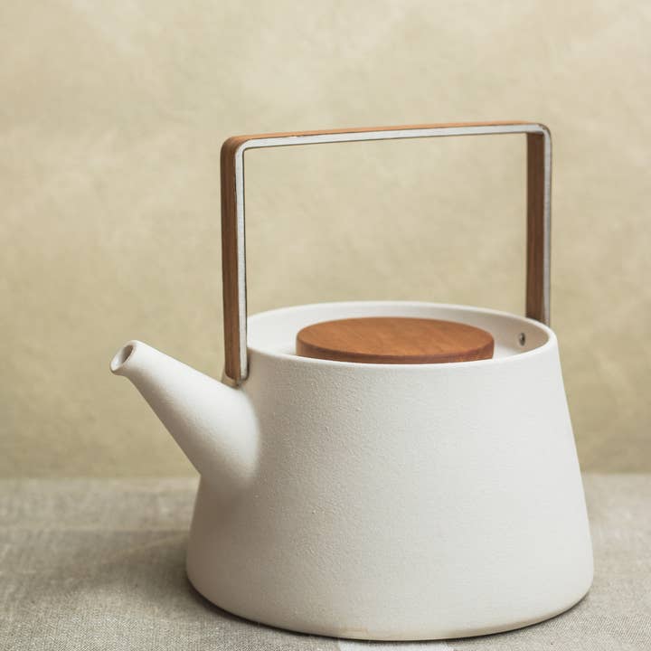 TULĀ TEAPOT for wholesale by Asmi Ayurveda, a brand of Tritha GmbH