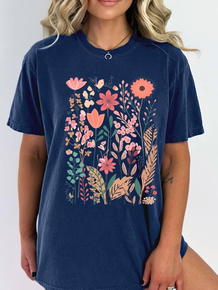 Wildflower Floral Grafik T-Shirt im Garment-Dye-Verfahren für den Großhandel von COLORBEAR
