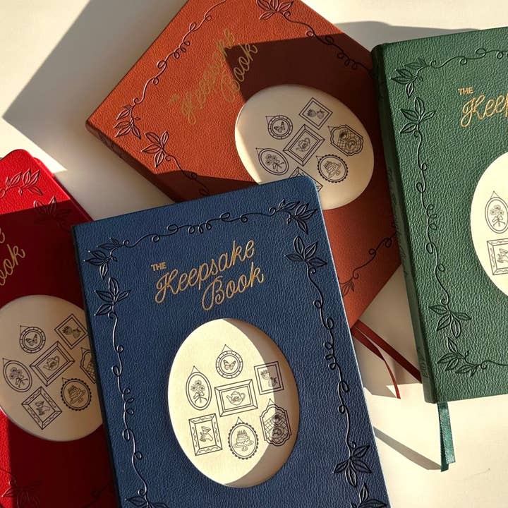 Het Aandenkenboek voor wholesale door Primary Blooms LLC