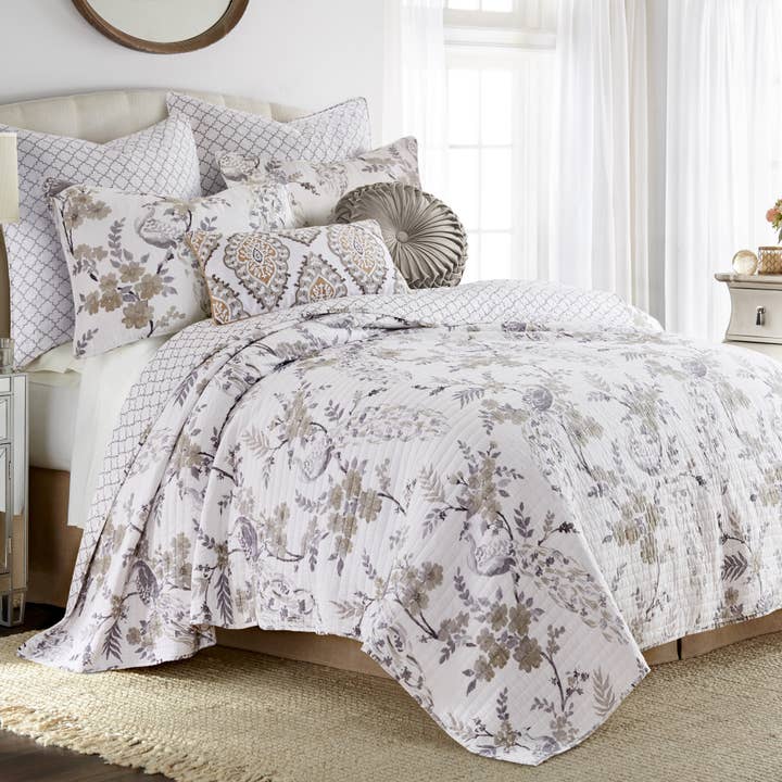Grey Pisa Quilt Set for wholesale on Faire