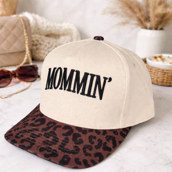 « Maman » pour la vente par The Stitch House, LLC