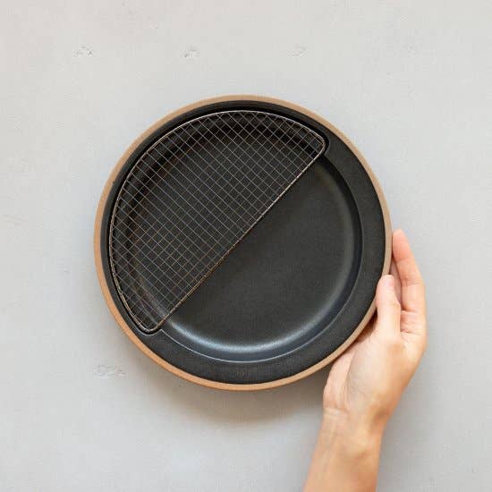 KIKIME – wholesale Dinner plate – amime Plate Half 9" | Plate w/ Half-moon shaped metal net 7