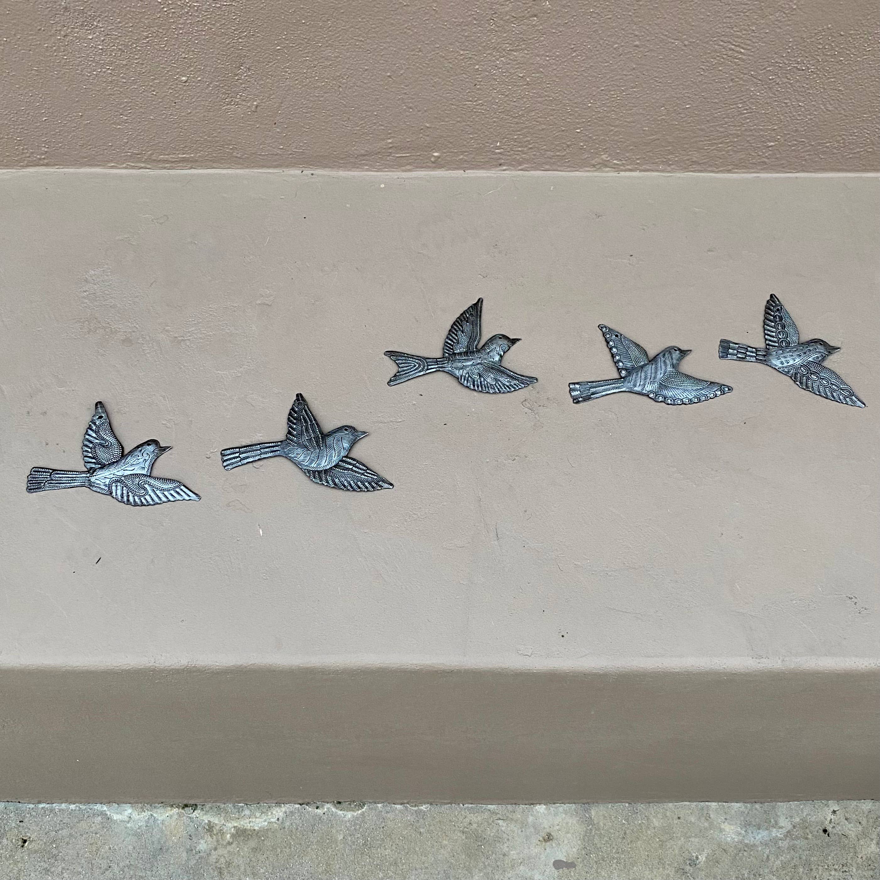 Haiti Fair Trade~ It's Cactus - Vente Décoration murale - Ensemble de 5 oiseaux en métal, 5$ chacun Art recyclé Flock Flying Birds3