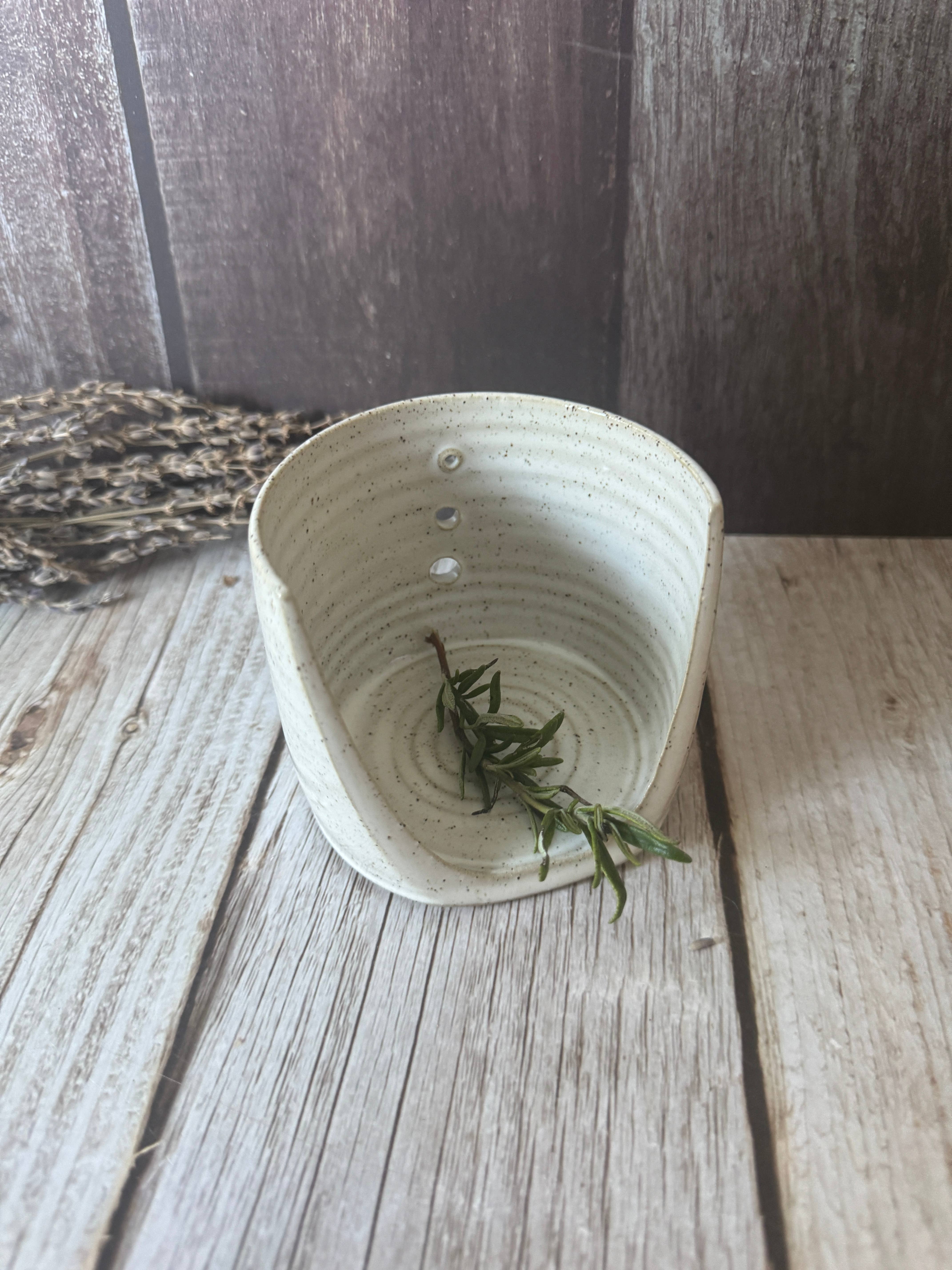 Wolf and Clay Pty Ltd - Wholesale Kitchen tool/gadget - Ceramic Herb Stripper2