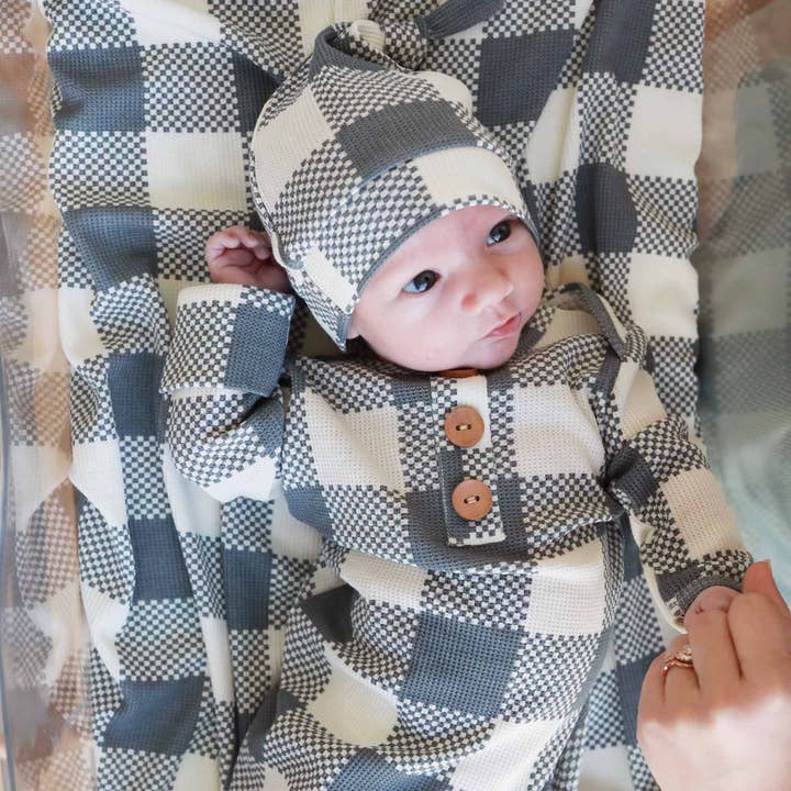 Big Check Bamboo Waffle Newborn Baby Knot Gown & Hat Set | Denim
for wholesale by Caden Lane