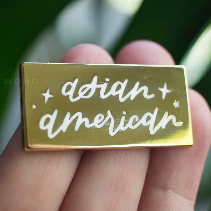 Asiatisch-amerikanische Emaille-Pin für den Großhandel von Kela Designs