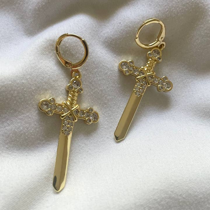 Huggies Pugnale Dorato per la vendita all'ingrosso da parte di House of Au.ORA