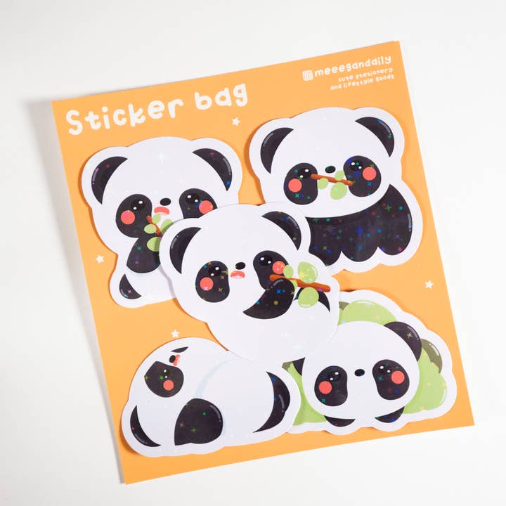 Holo-Vinyl-Aufkleber-Set „Panda und sein Bambus“ für den Großhandel von Notmehmehstudio