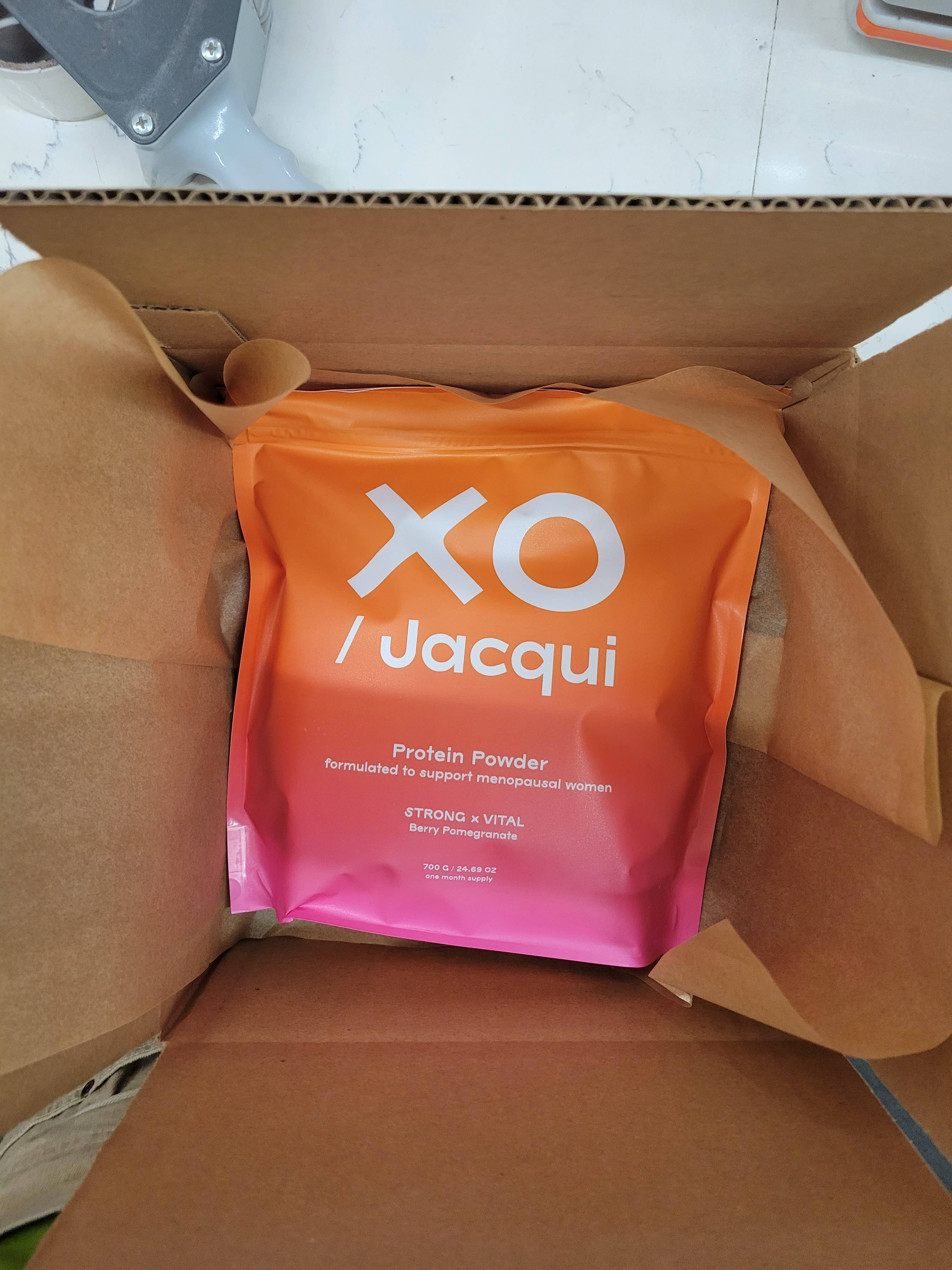 XO Jacqui - Venta al por mayor Proteínas y superalimentos en polvo - Proteína en polvo Strong + Vital para apoyar la menopausia8