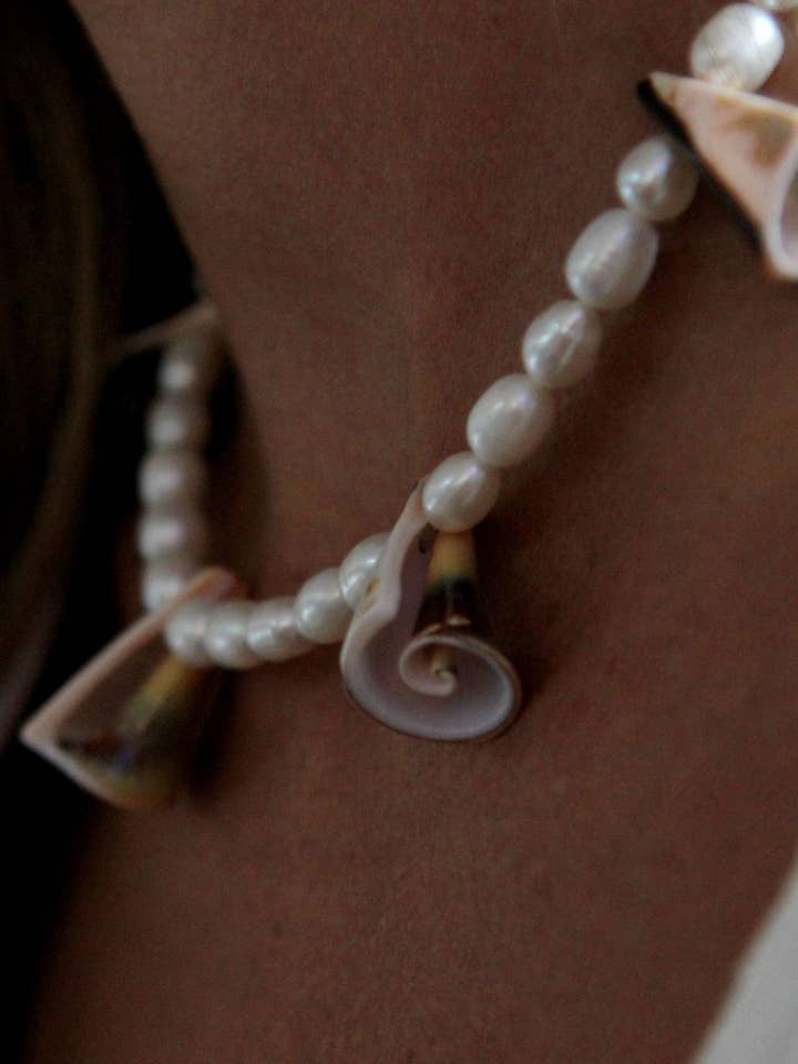 AMOIS halsband för wholesale av Shaker Jewels