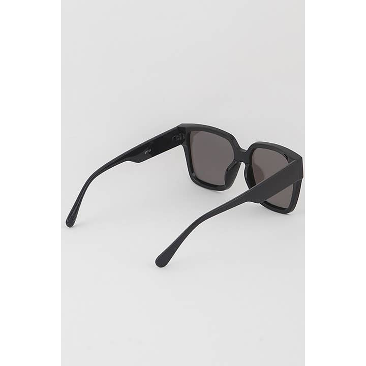 Mix color Minimal Gradient Square Sunglasses AM81102 for wholesale on Faire2