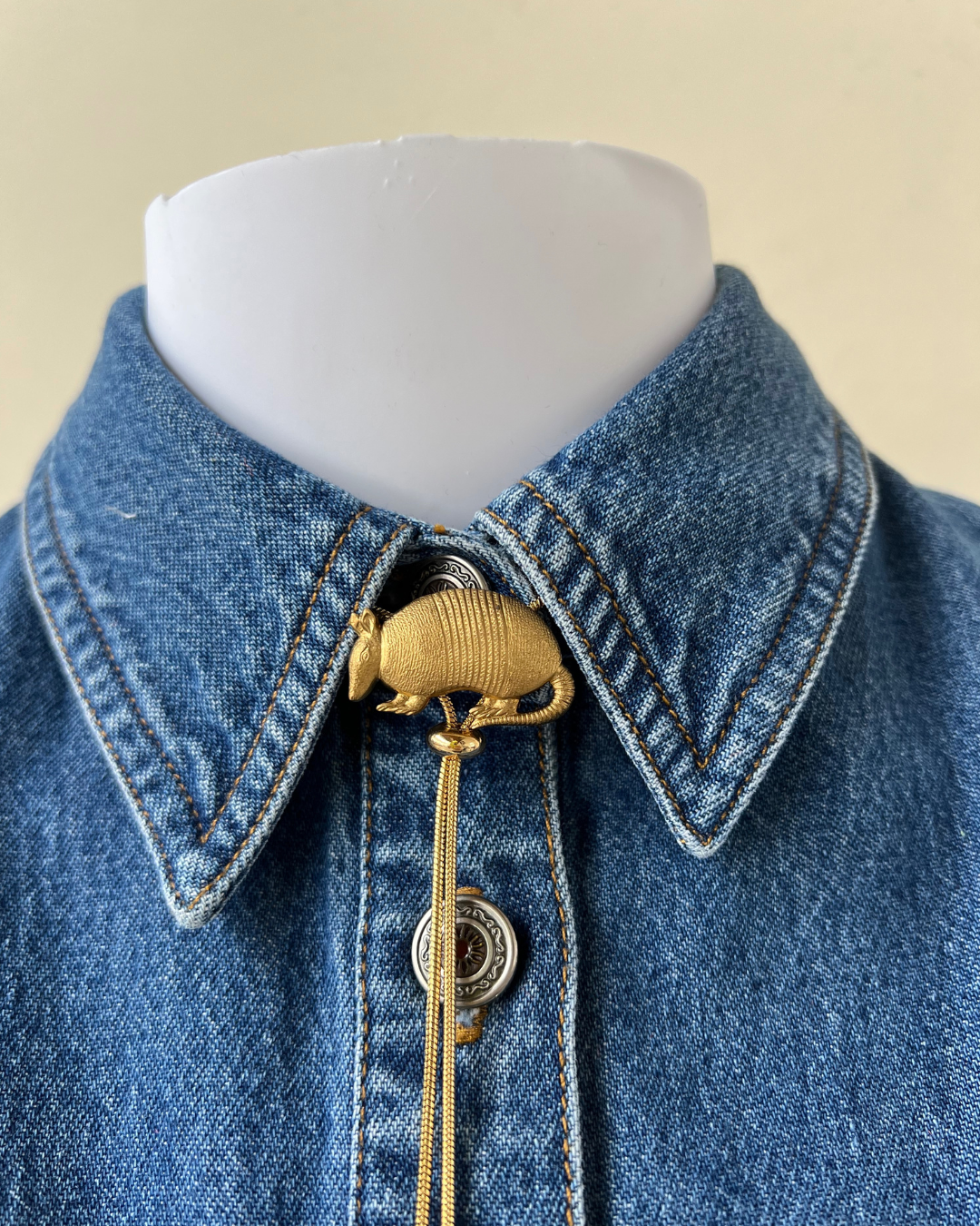 Velvet Outlaw - Wholesale Y-Neck/Lariat Necklace - Armadillo Gold Vintage Style Bolo Tie2