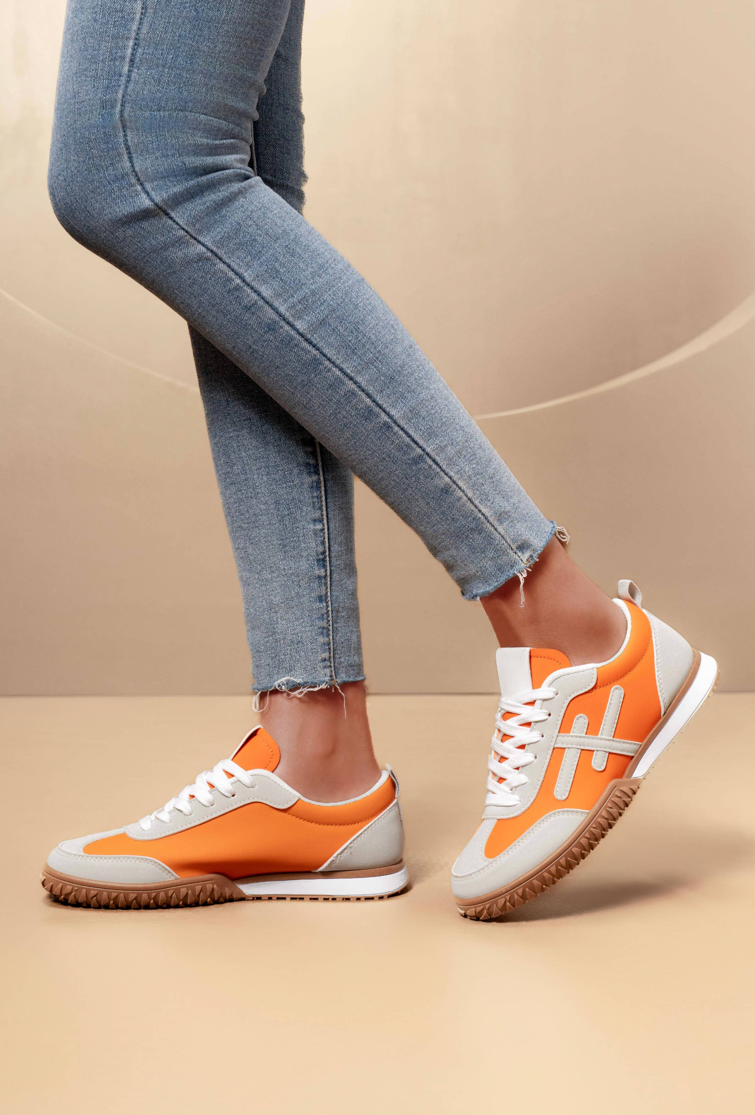 C'M PARIS - Wholesale Lifestyle Sneakers - Women's - Retro Sneakers with Mesh Insert and Gum Sole 65283