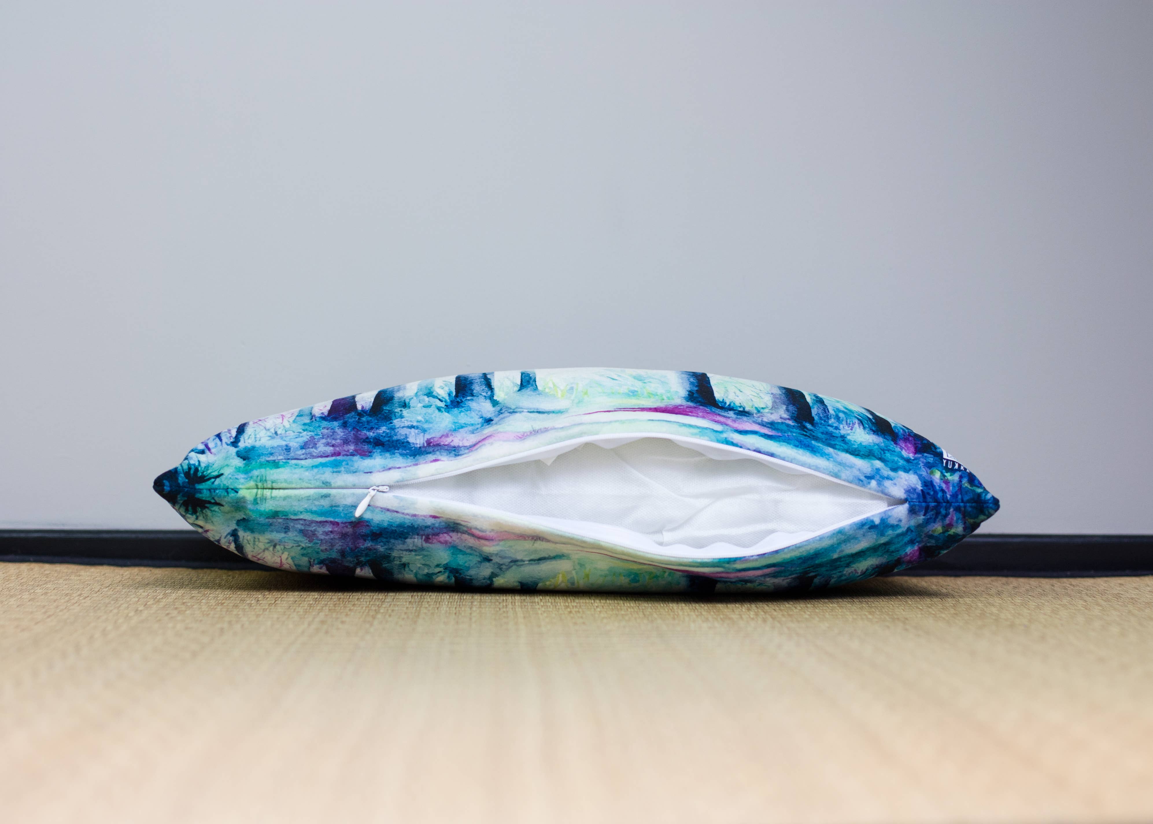 Yukka - Wholesale Chair Cushion - Rectangle cushion mirror forest2