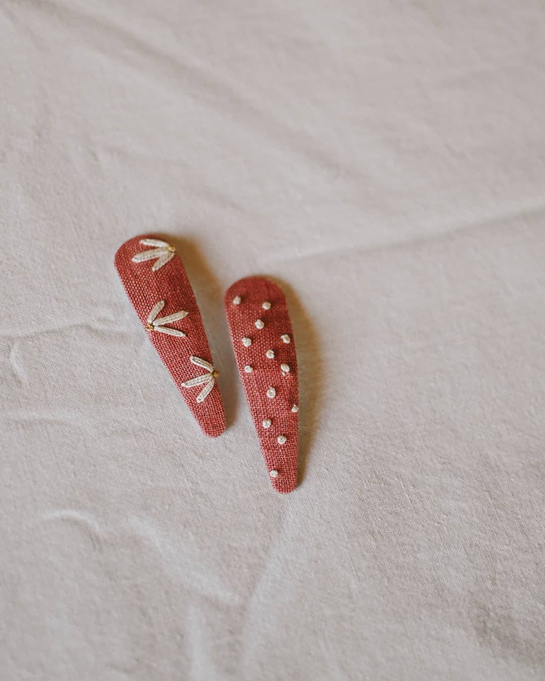 Lanika Atelier, Nika Korošec s.p. - Wholesale Hair Clip - Women's - Hair clips salmon pink bloom + dots hand embroidered2