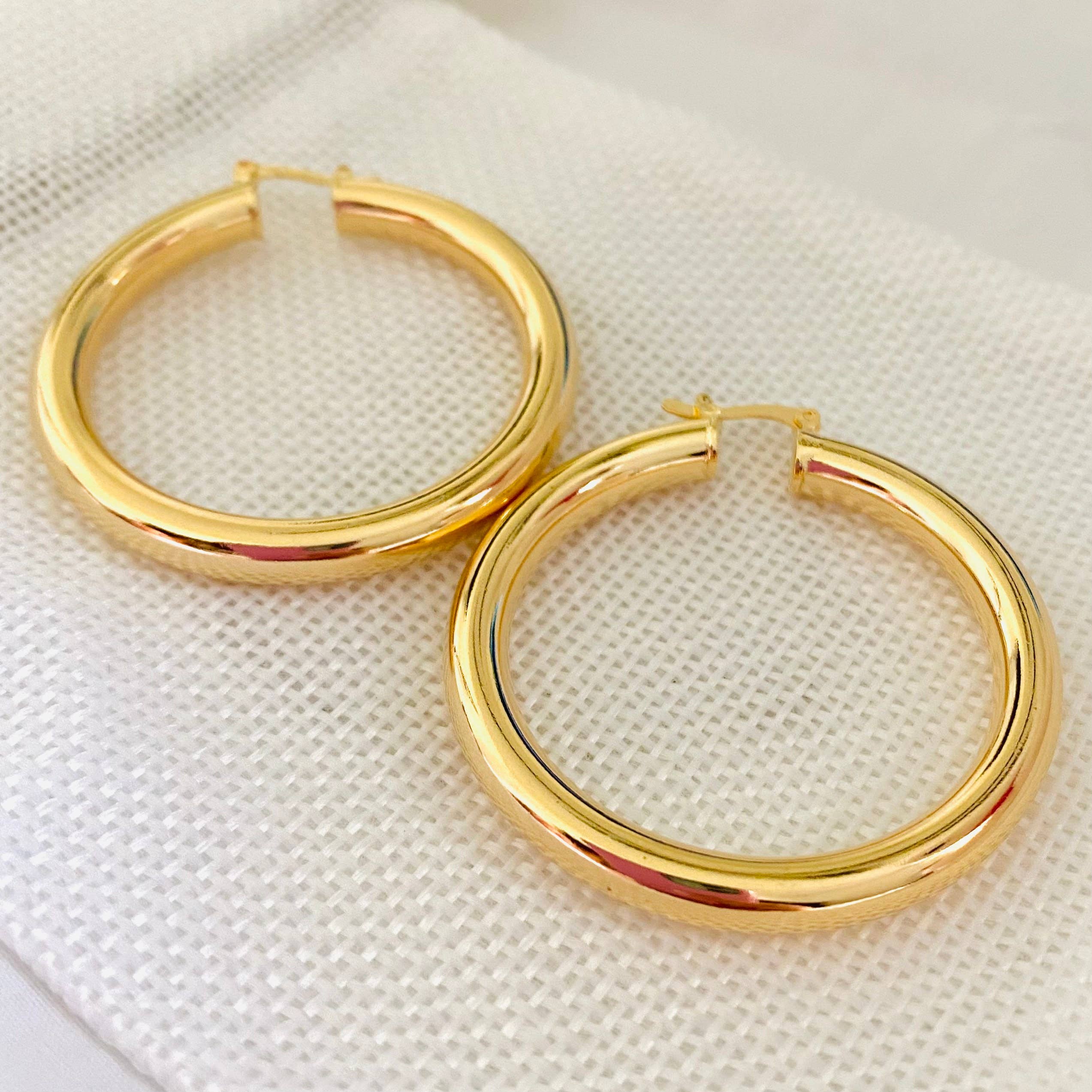 Housegoldjewelry - Wholesale Hoop Earrings - Medium Gold Hoops, Simple Gold Hoop Earrings, 18K Gold Fille1