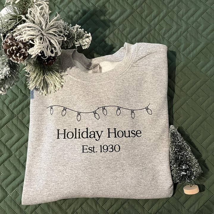 Maison de vacances, collection Christmas Tree Farm pour la vente par The Crafty Tee