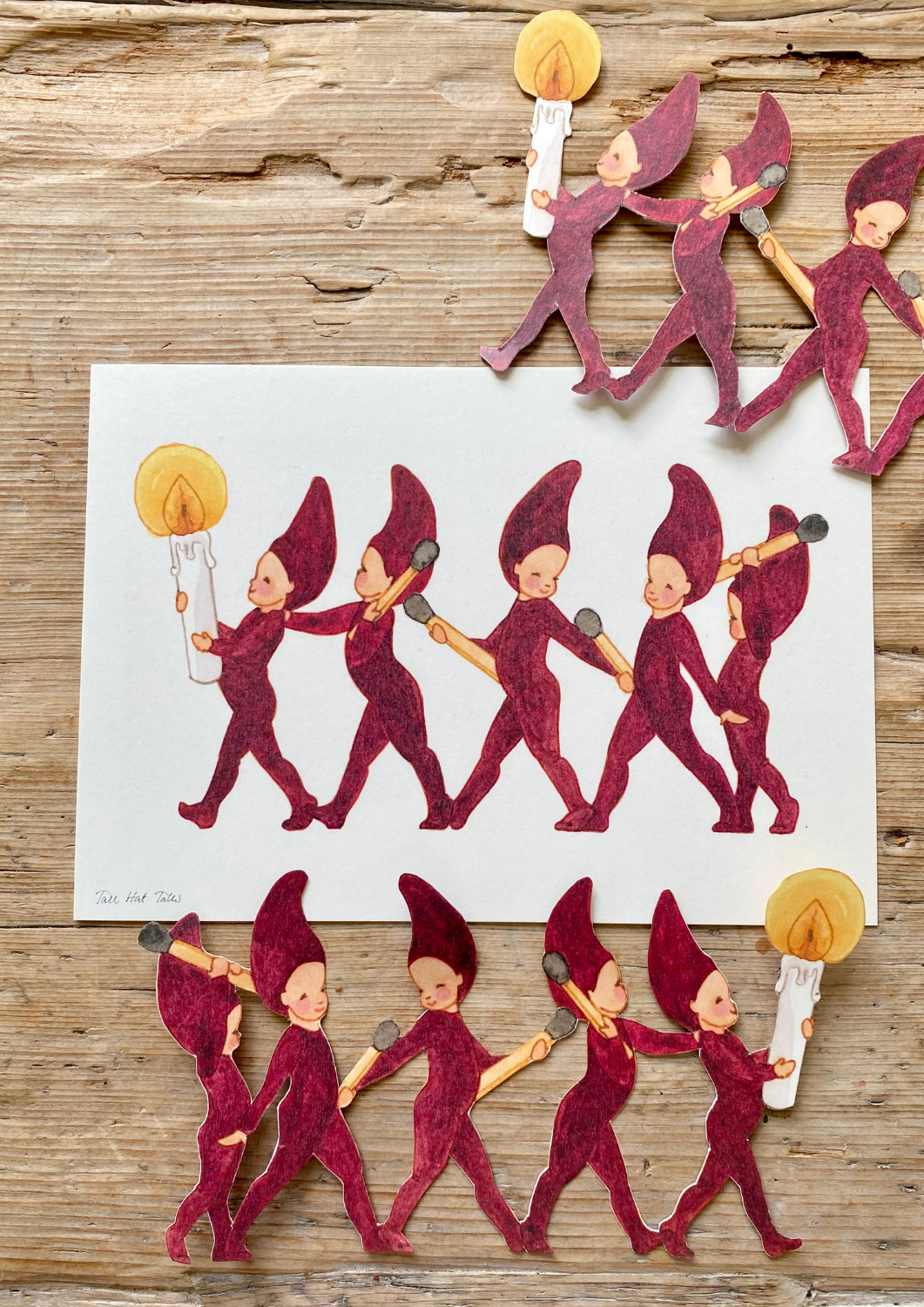 Tall Hat Tales - Vente Décoration de Noël - Décorations de Noël : cinq petits lutins avec une bougie1