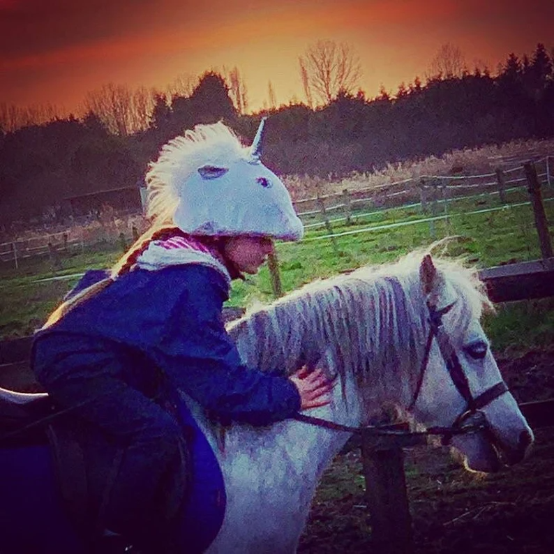 Happy Headbangers Club - Venta al por mayor Equipamiento de equitación - Unicornio - Blanco3