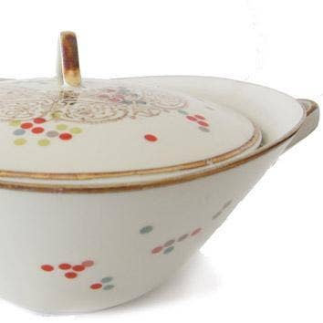 nuukk GmbH – Großhandel Aufkleber – Bunte Punkte Porzellansticker1