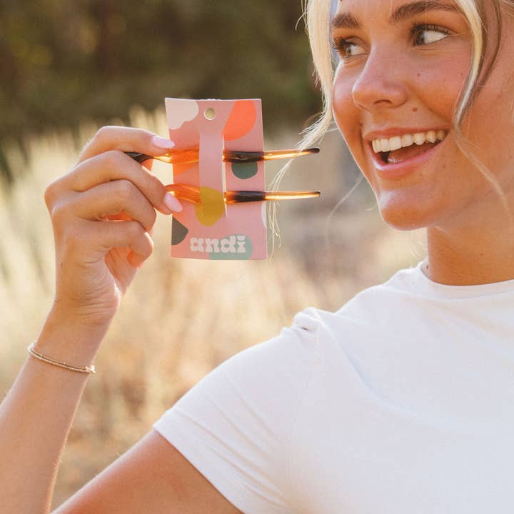 Shop Andi - Wholesale Hair Clip - Women's - Glossy Wavy Hair Fork1