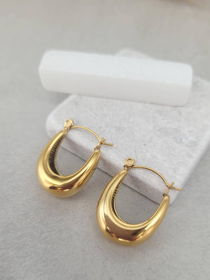 Minimalist 18k Gold Plated Hoops: Hypoallergenic Earrings for wholesale by Laboheme