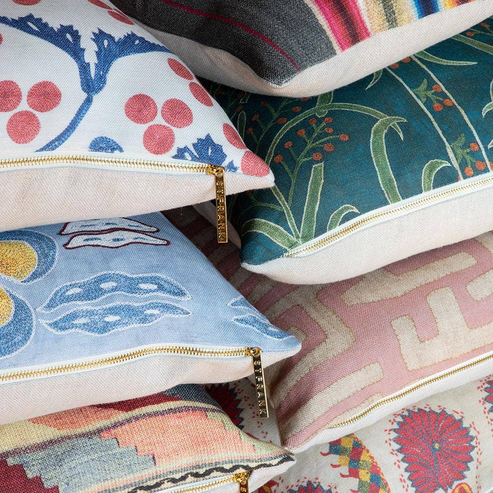 St. Frank – wholesale Throw/decorative pillow – Sky Chintamani Pillow6