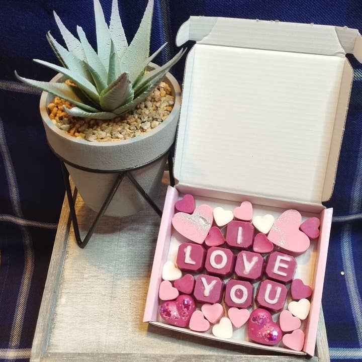Aka Designs - Wholesale Wax Melt - "I Love You" Wax Melt Gift Box – 92g of Wax