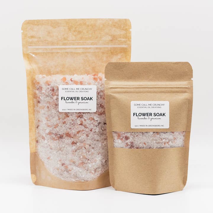 Flower Soak ~ Sels de bain détox pour la vente par Some Call Me Crunchy.
