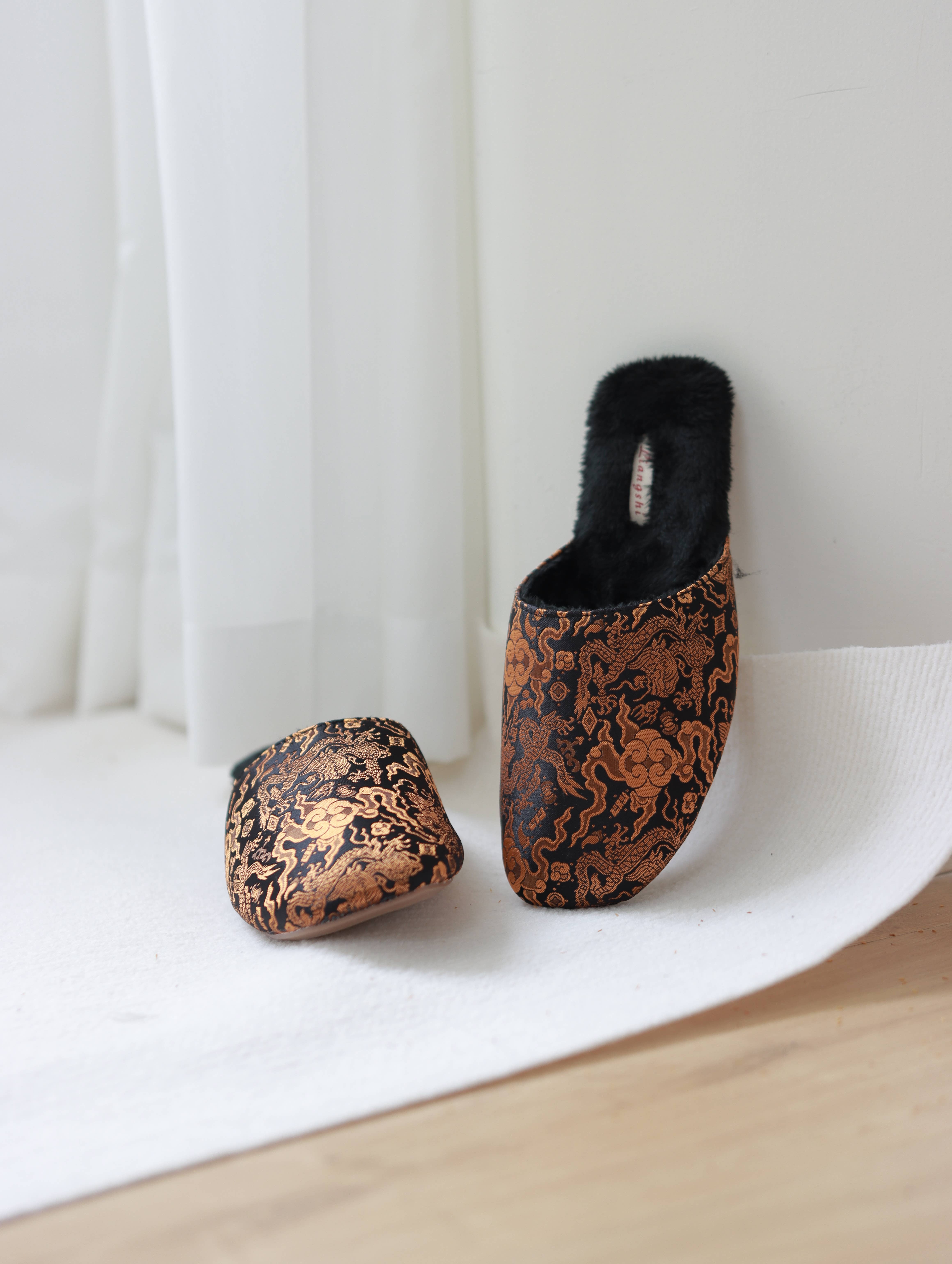 Lian Collection - Wholesale Slippers - Unisex - Unisex Embroidered Dragon Slippers – Faux Fur Lined 5