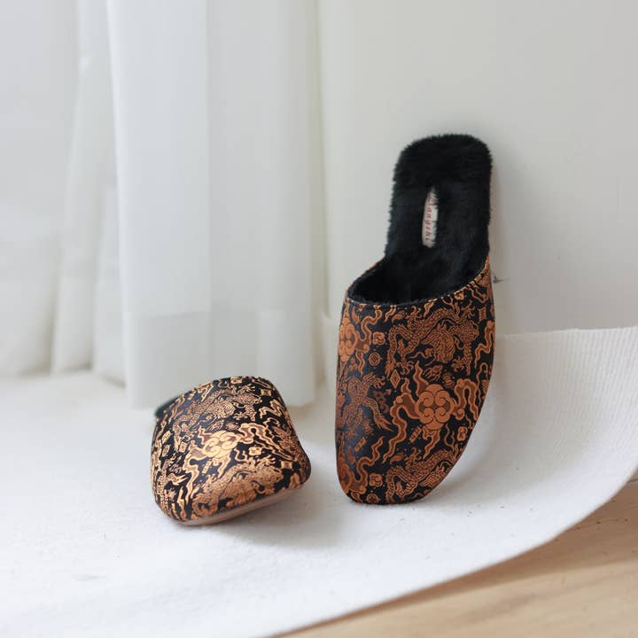 Lian Collection - Wholesale Slippers - Unisex - Unisex Embroidered Dragon Slippers – Faux Fur Lined 5