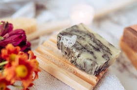 Joyful Sounds Farm - Vente Set de bain et corps - Coffret cadeau de savon au lait de chèvre, anniversaire, appréciation, soins personnels2