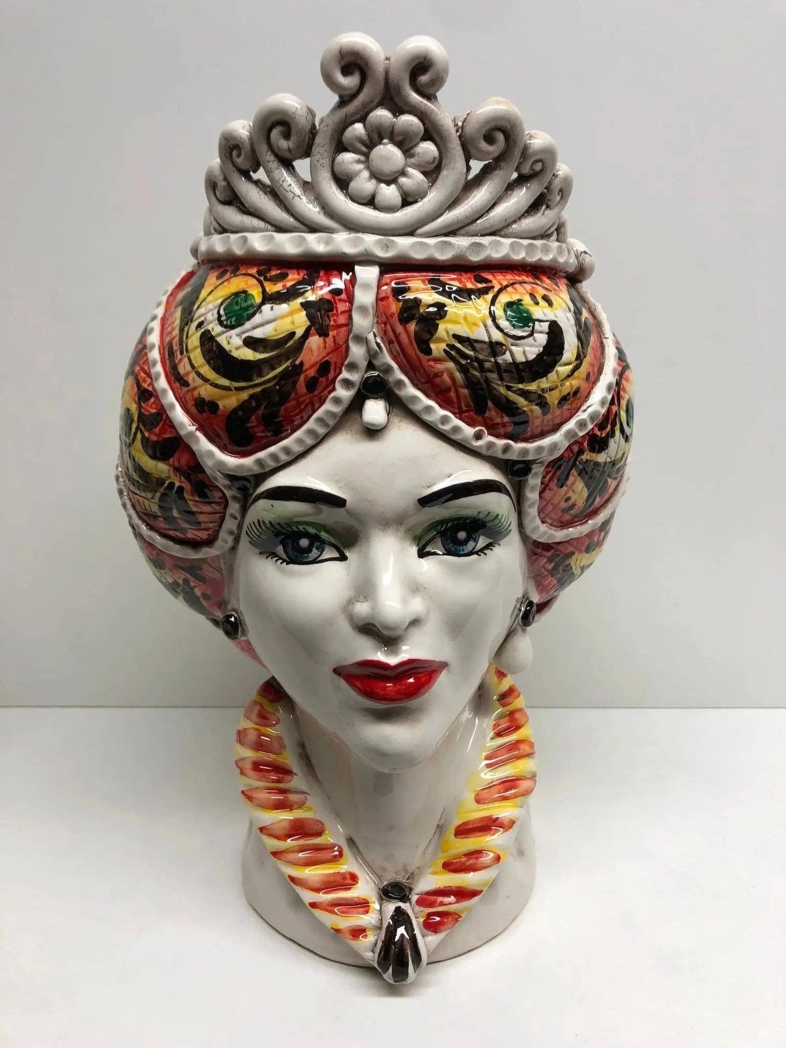 DD Ceramiche Siciliane - Vendita all'ingrosso Statuette decorative - Teste di Moro Normanna Ceramica Caltagirone Linea cm H.30 L.19 Artigianale Giallo Arancione1