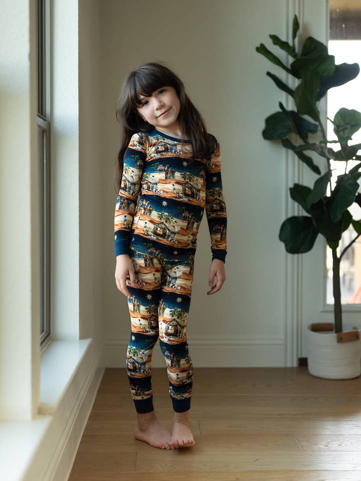 Lejos en un pesebre, pijama de manga larga para venta al por mayor de Riley & Rett