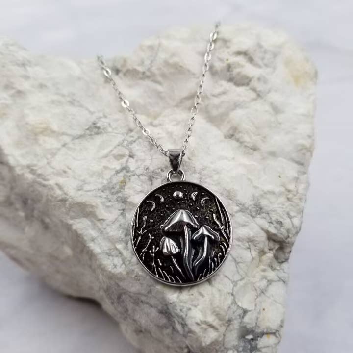 The Pretty Jewellery - Wholesale Pendant/Charm Necklace - Mystic Goth Moon Mushroom Necklace