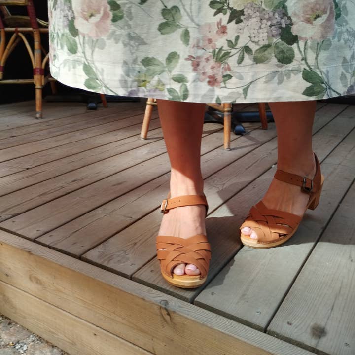 SWED2WALK – wholesale Sandals – Women's – swedish clogs sandals Ulla - nubuck brown leather