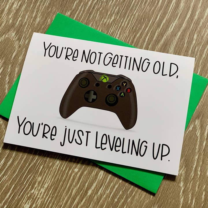 Stone Donut Design, LLC - Venta al por mayor Tarjetas de cumpleaños - No eres viejo, solo estás subiendo de nivel Tarjeta de cumpleaños para gamers de StoneDonut Design5
