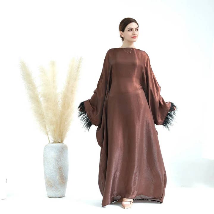 Opulent Orchid - Wholesale Jurk - Dames - NIEUW Moslimjurk met gesloten Abaya-mouwen en veren