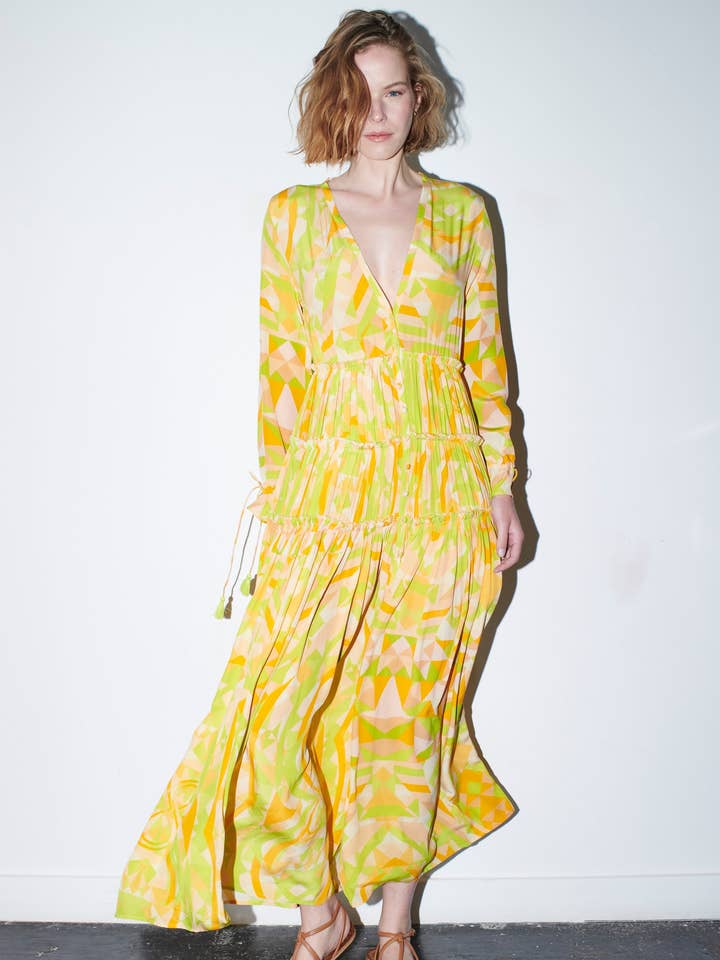 Vestido largo SOLSTICE con estampado caleidoscopio, color amarillo melocotón y lima para venta al por mayor de Sofair